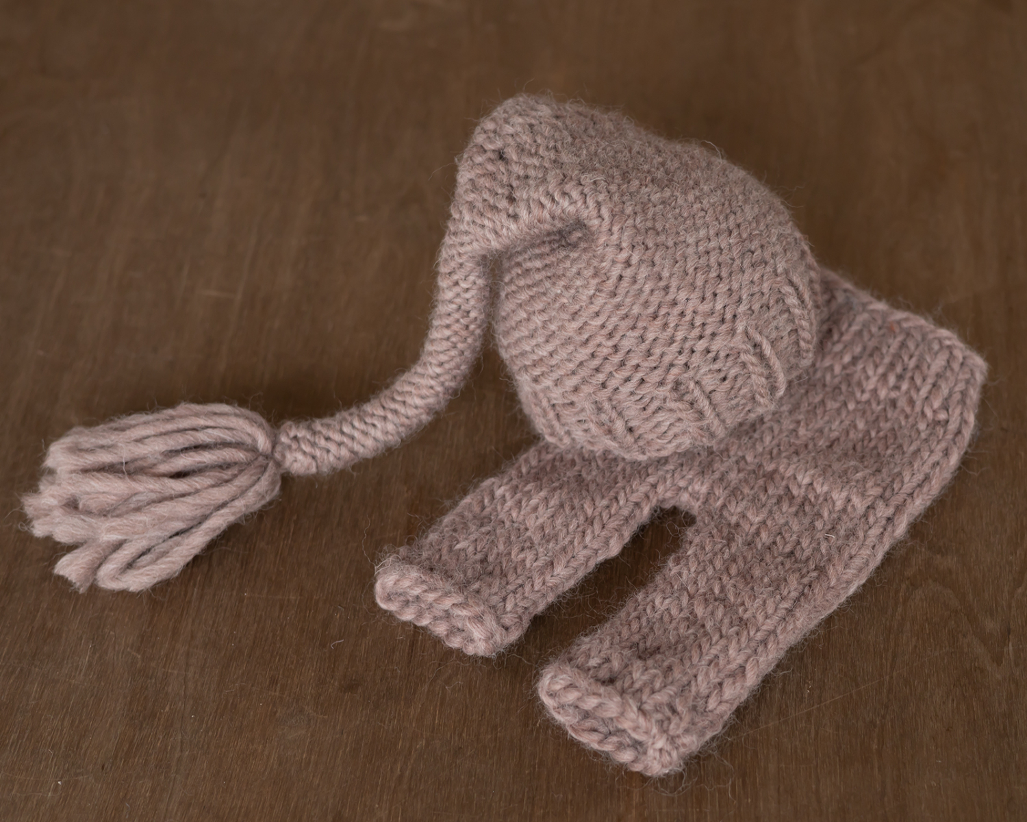Beige Newborn Set: Pants and Sleapy Hat