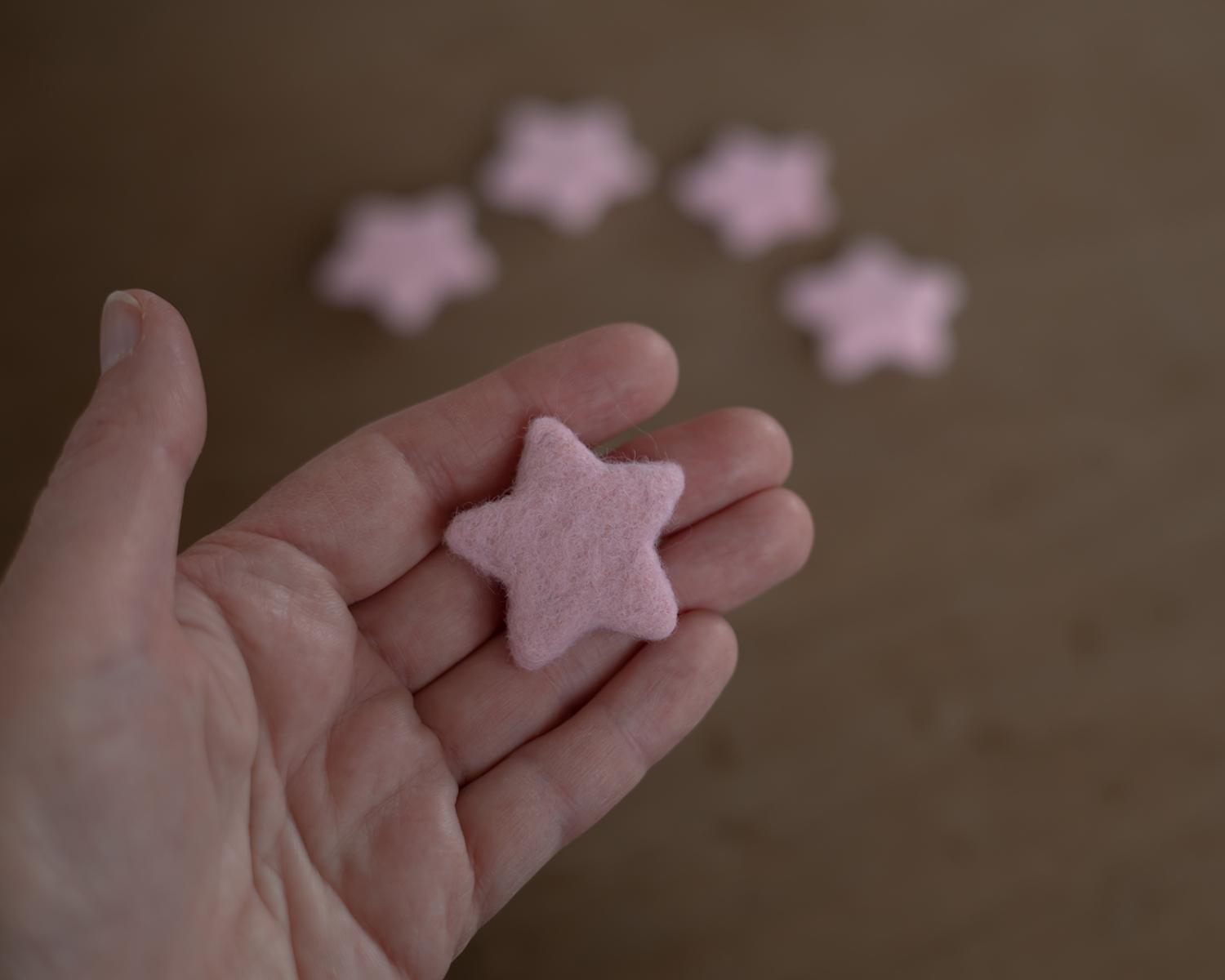 5 mini felted stars
