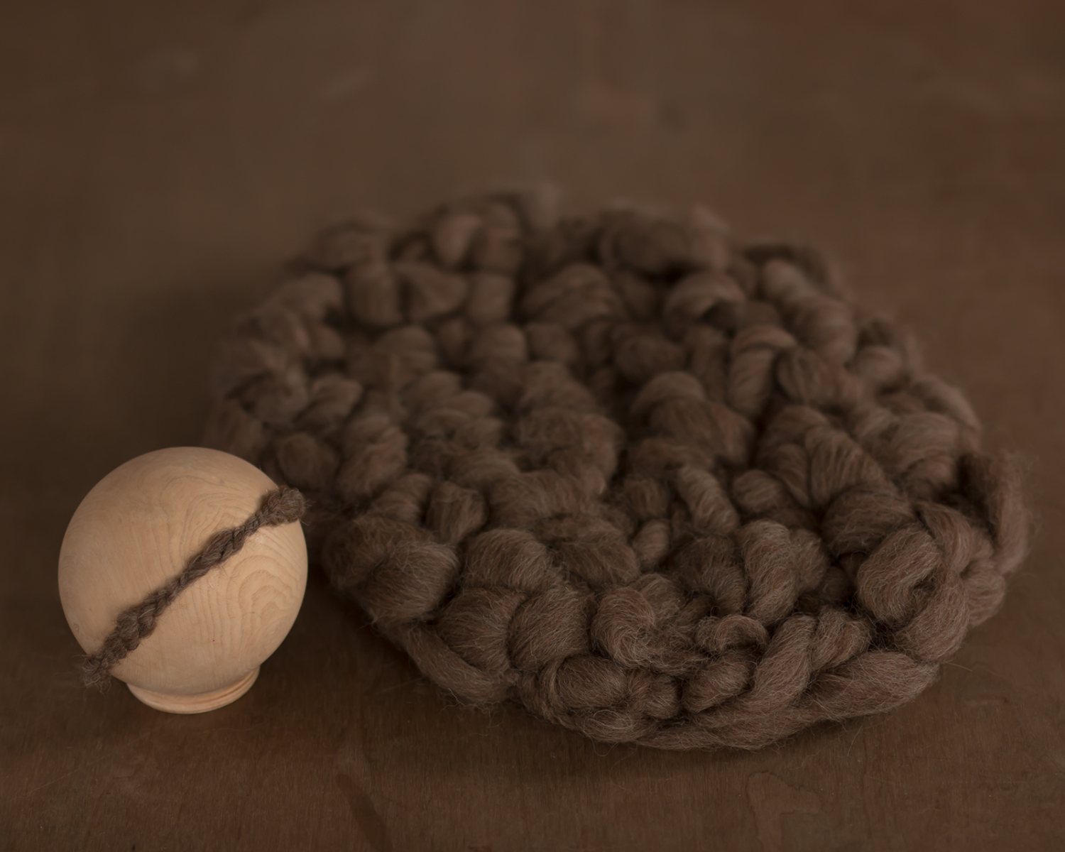 PRE-ORDER - Oval Chunky Brown Blanket / Layer