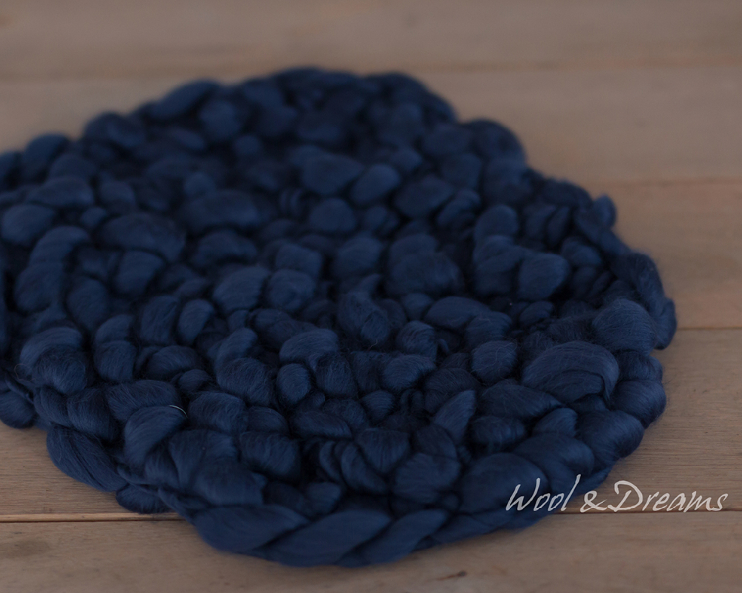 Oval Chunky Deep Blue Blanket / Layer